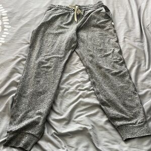 Vuori performance jogger Heather grey